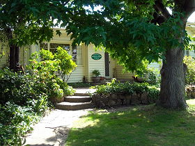 Magnolia Cottage B&B - Accommodation in Brisbane 0