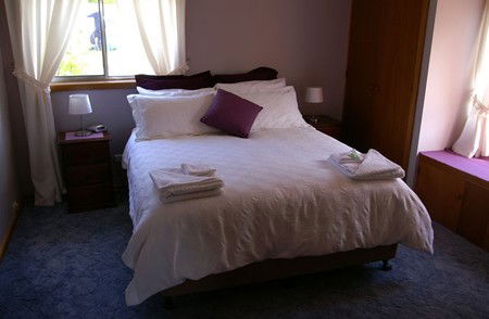 Three Hut Point Waterfront Accommodation - Accommodation in Brisbane 5