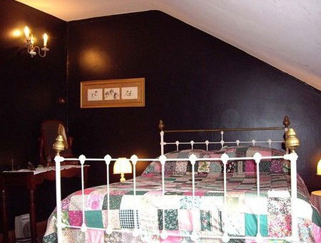 Memory Lane Cottages - Accommodation in Brisbane 3