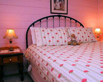 Hollyhock Cottage - Accommodation in Brisbane 5