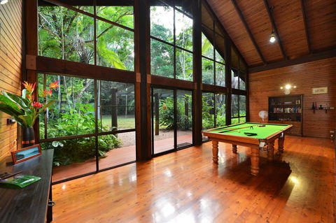 Wait A While Retreat - Accommodation in Brisbane 9