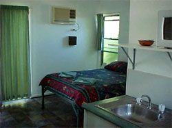 Gee Dees Family Cabins - Accommodation in Brisbane 3