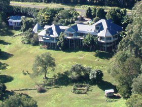 The Spotted Chook Ferme Auberge And Amelies Petite Maison - Accommodation in Brisbane 0