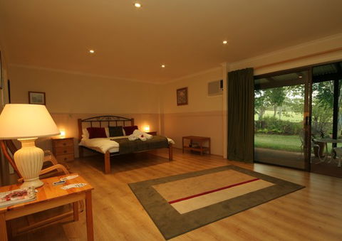 Lagoon Pocket Bed And Breakfast - Accommodation in Brisbane 1