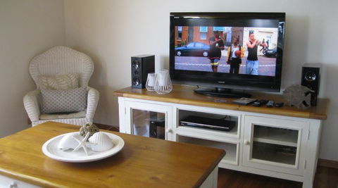 Tranquility Beach House - Accommodation in Brisbane 2