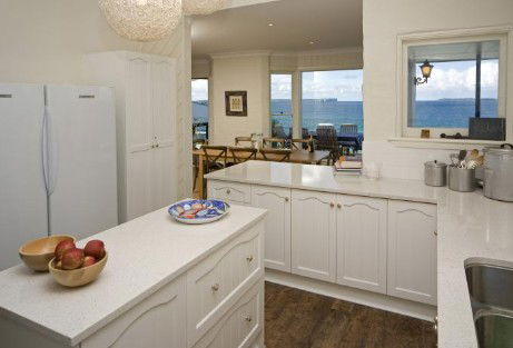 Absolute Waterfront At Hyams Beach - Elandra - Accommodation in Brisbane 1