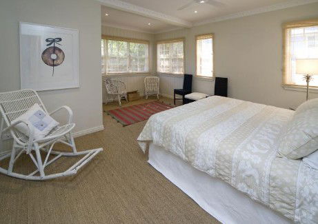 Absolute Waterfront At Hyams Beach - Elandra - Accommodation in Brisbane 3