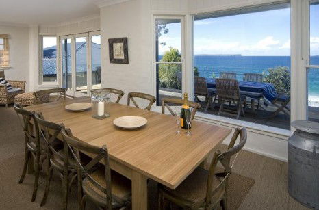 Absolute Waterfront At Hyams Beach - Elandra - Accommodation in Brisbane 5
