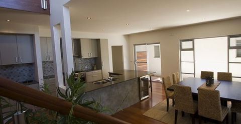 Lochani At The Beach - Accommodation in Brisbane 1