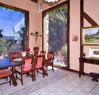 Castle On The Hill Bed and Breakfast - Accommodation in Brisbane