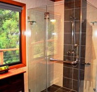 A Waterfall Hideout-Rainforest Cabin for Couples - Accommodation in Brisbane