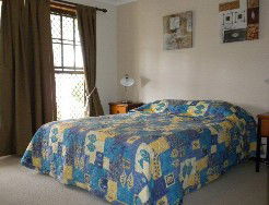 Aunty Mels Dog Friendly Holiday Cottage - Accommodation in Brisbane 3