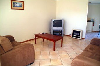 Tarrawingee Holiday Unit - Accommodation in Brisbane 4