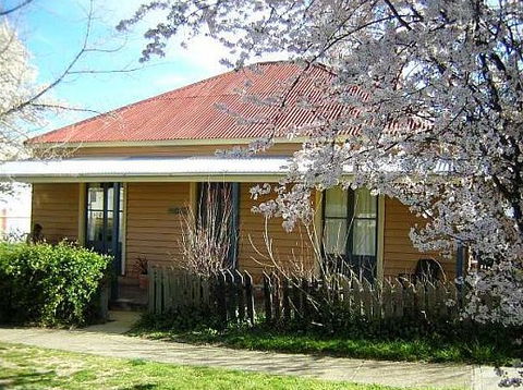 Cooma Cottage - Accommodation - Accommodation in Brisbane 0