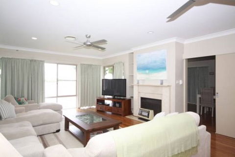 Sunset Boulevarde 12 - Accommodation in Brisbane 1