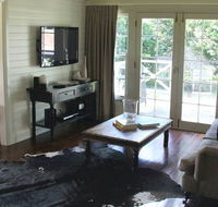Book Barn Cottage - Accommodation in Brisbane