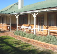 Gundagai Historic Cottages Bed and Breakfast