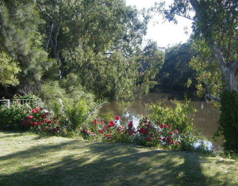 Bidgee Bankside Cottage - Accommodation in Brisbane 0