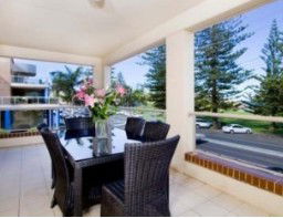 Beachside On Manning - Accommodation in Brisbane 5