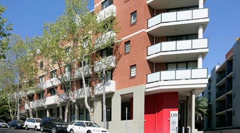 130 Carillon Avenue - Accommodation in Brisbane 5