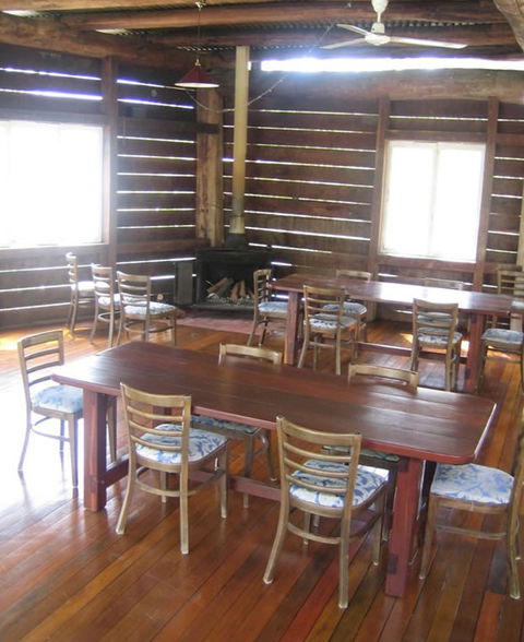 Hidden Valley Cabins - Accommodation in Brisbane 1