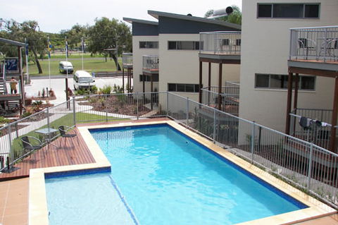 Emu's Beach Resort - Accommodation in Brisbane 0