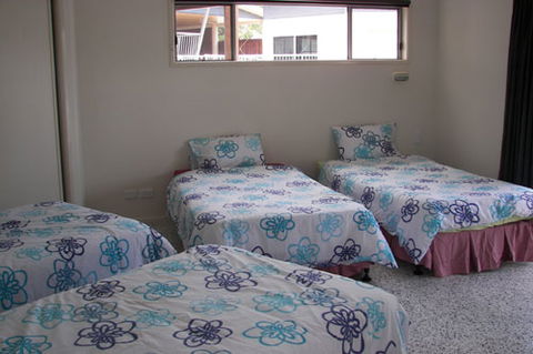 Emu's Beach Resort - Accommodation in Brisbane 2