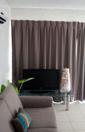 Como Holiday Apartments And Tropical Nites Motel - Accommodation in Brisbane 1