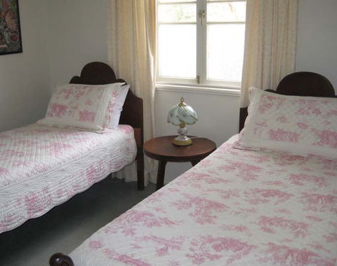 Hope Cottage Country Retreat At Assmanshausen Winery - Accommodation in Brisbane 0