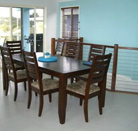 Blue Ocean View Beach House - Accommodation in Brisbane