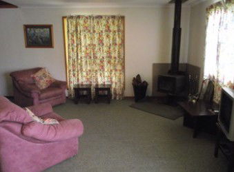 Ty-ar-y-bryn - Holiday Home - Accommodation in Brisbane 2
