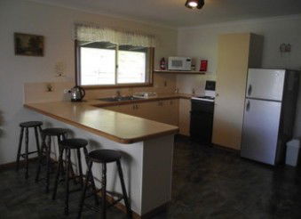 Ty-ar-y-bryn - Holiday Home - Accommodation in Brisbane 3