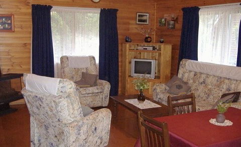 Warrina - Holiday Home - Accommodation in Brisbane 1