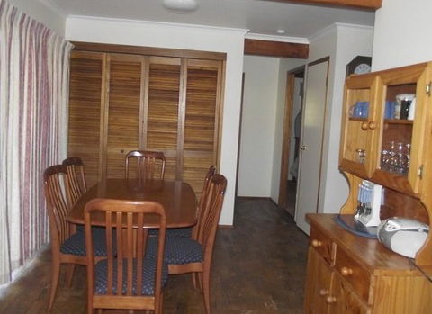 Rosella Retreat - Holiday Home - Accommodation in Brisbane 1