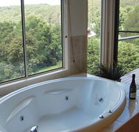 Ravensbourne Escape Kookaburra Kottage - Accommodation in Brisbane