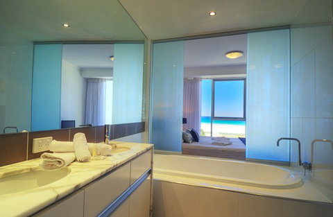 Reflection Tower Two - Accommodation in Brisbane 1