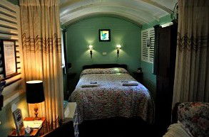 Uhuru Chalets - Accommodation in Brisbane 3