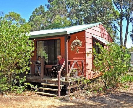 Uhuru Chalets - Accommodation in Brisbane 4