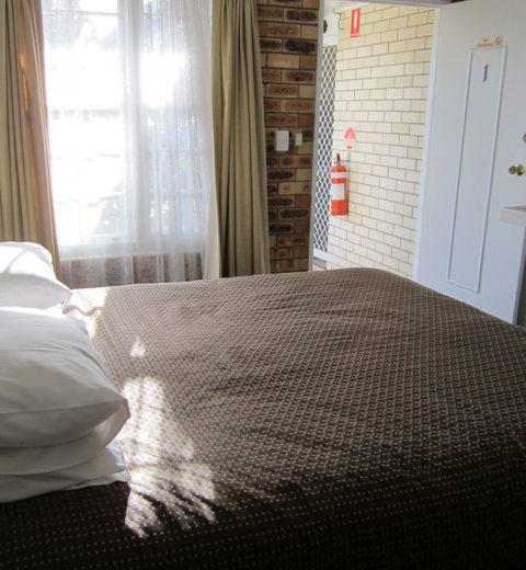 Surf Street Motel - Accommodation in Brisbane 2