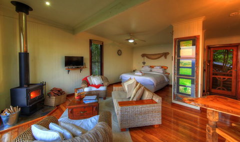 At Remingtons B & B - Accommodation in Brisbane 4