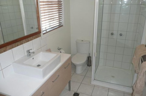 Beachside Holiday Units - Accommodation in Brisbane 2