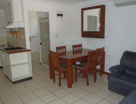 Beachside Holiday Units - Accommodation in Brisbane 3