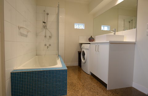 Surfers Palace Torquay - Accommodation in Brisbane 4