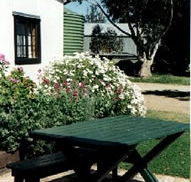 Dunalan Host Farm Cottage - Accommodation in Brisbane