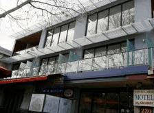 Lygon Lodge Studio Apartments - thumb 0