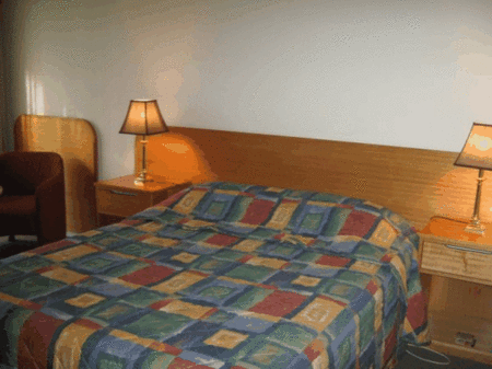 Econo Lodge Hacienda Motel - thumb 4