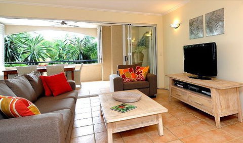 Cayman Villas Port Douglas - Accommodation in Brisbane 1