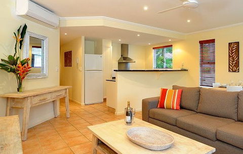 Cayman Villas Port Douglas - Accommodation in Brisbane 3
