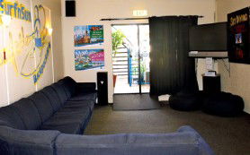 Surf N Sun Beachside Backpackers - Accommodation in Brisbane 4