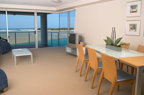 Waves Maroochy River - Accommodation in Brisbane 2